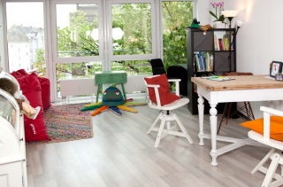 Der Therapieraum, Blick nach draußen Psychotherapie Susanne Kiessling / Psychotherapeutische Praxis für Kinder und Jugendliche in Bochum - Die Räumlichkeiten der Praxis